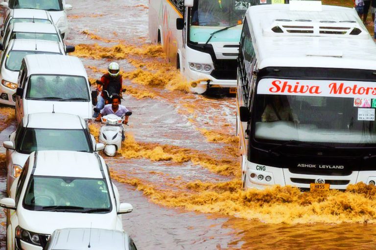 People Share Unbelievable Visuals Of Gurgaon’s Flooded Golf Course Road After Rains
