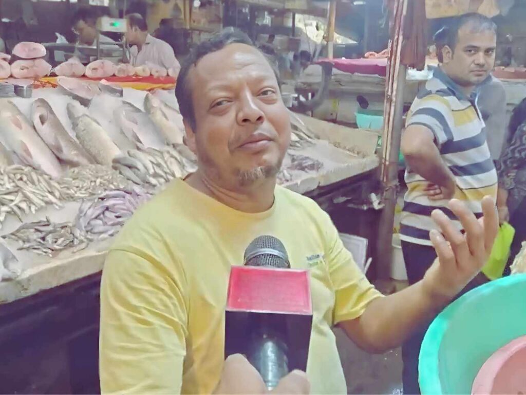 Saffron Group Demands Closure of Fish Shops Near Temple in Delhi’s CR Park; Vendors Say ‘We Built the Temple’